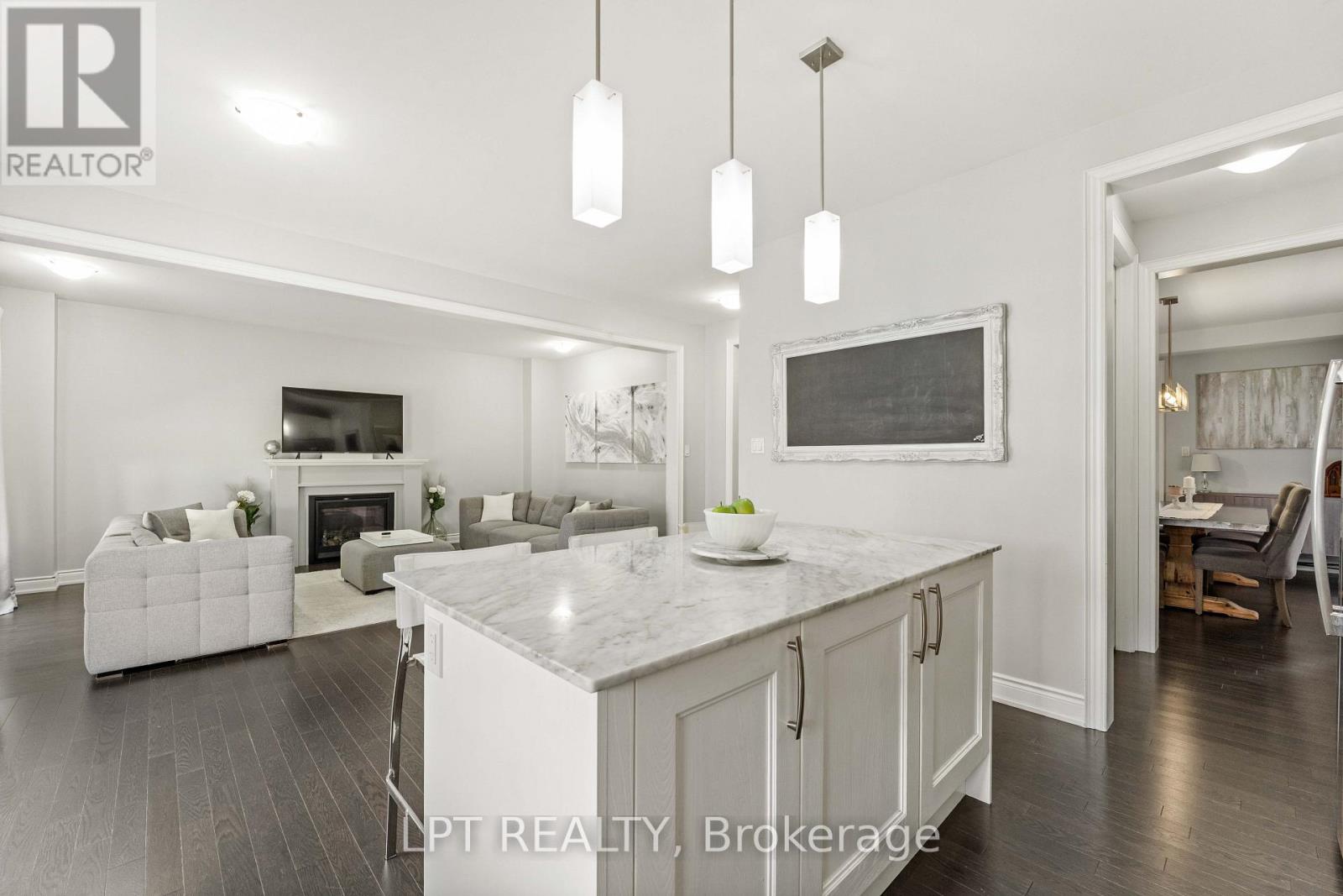 20 MANOR FOREST ROAD - 17