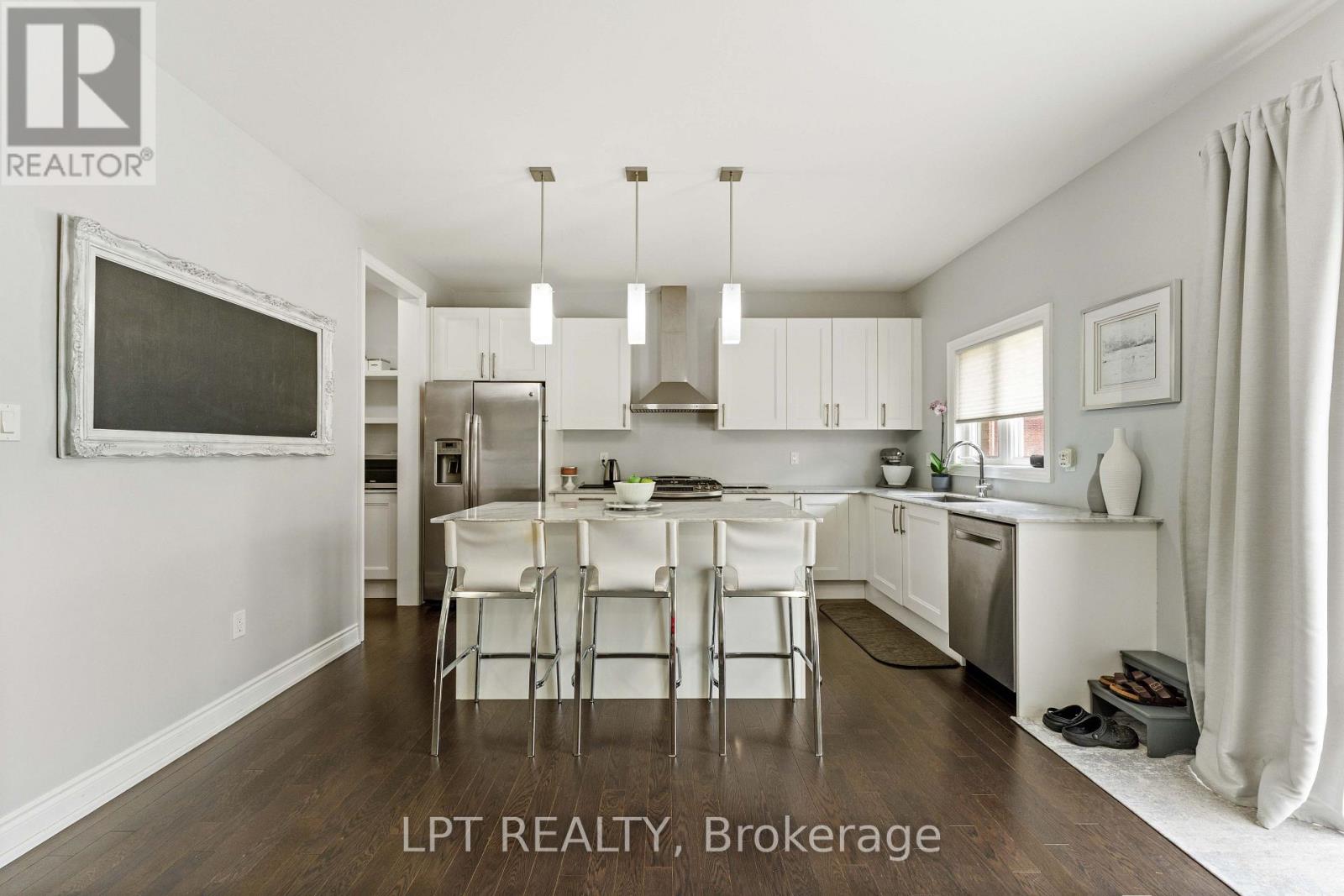 20 MANOR FOREST ROAD - 18