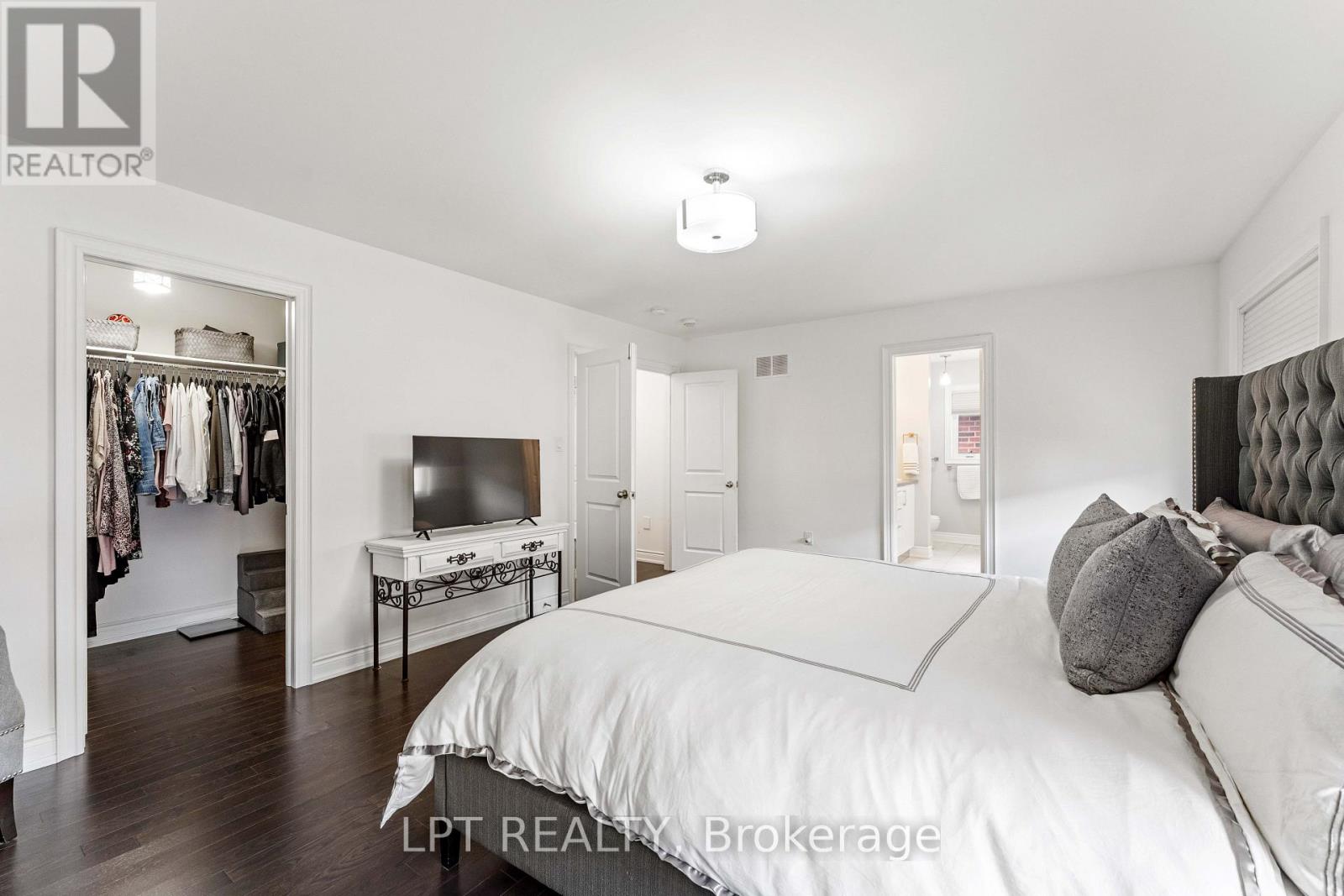 20 MANOR FOREST ROAD - 25