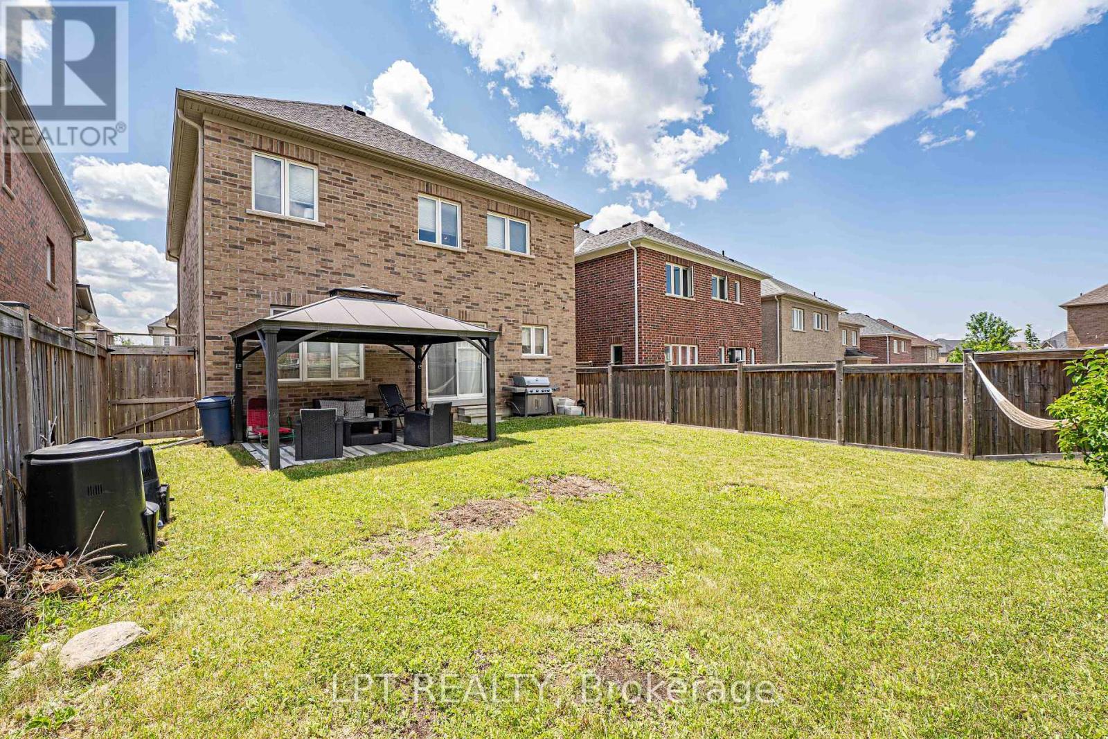 20 MANOR FOREST ROAD - 37