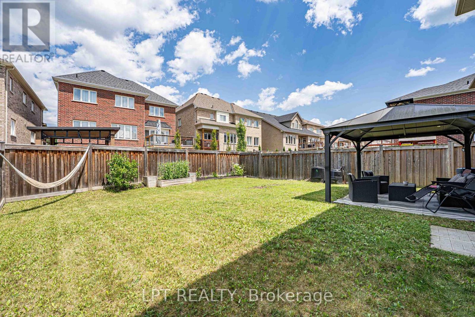 20 MANOR FOREST ROAD - 38