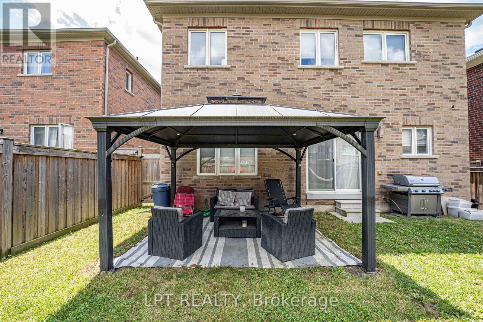 20 MANOR FOREST ROAD - 39