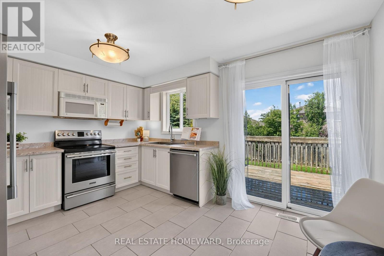 26 NICOLE MARIE AVENUE - 12