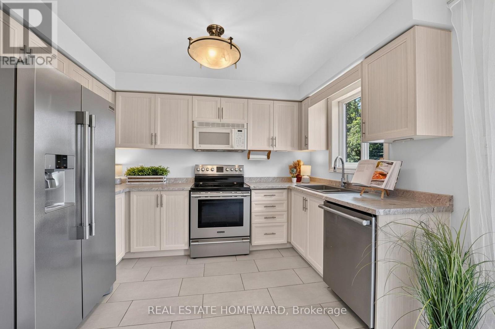 26 NICOLE MARIE AVENUE - 13