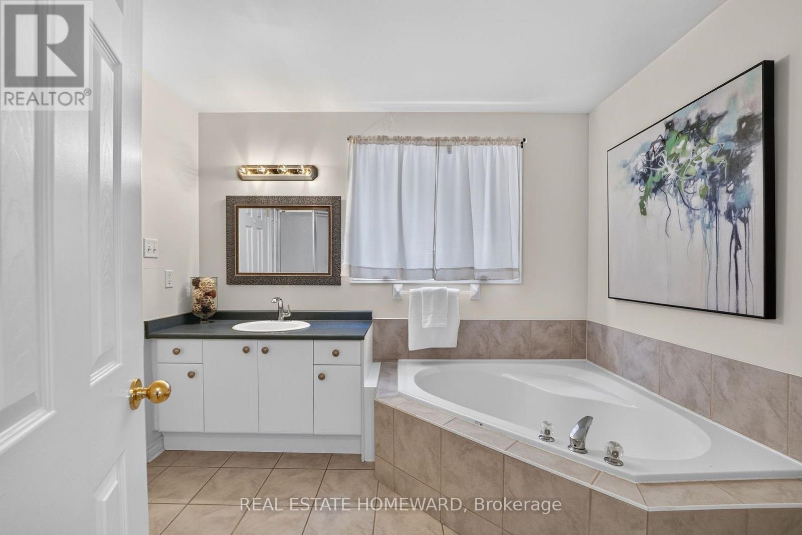 26 NICOLE MARIE AVENUE - 18