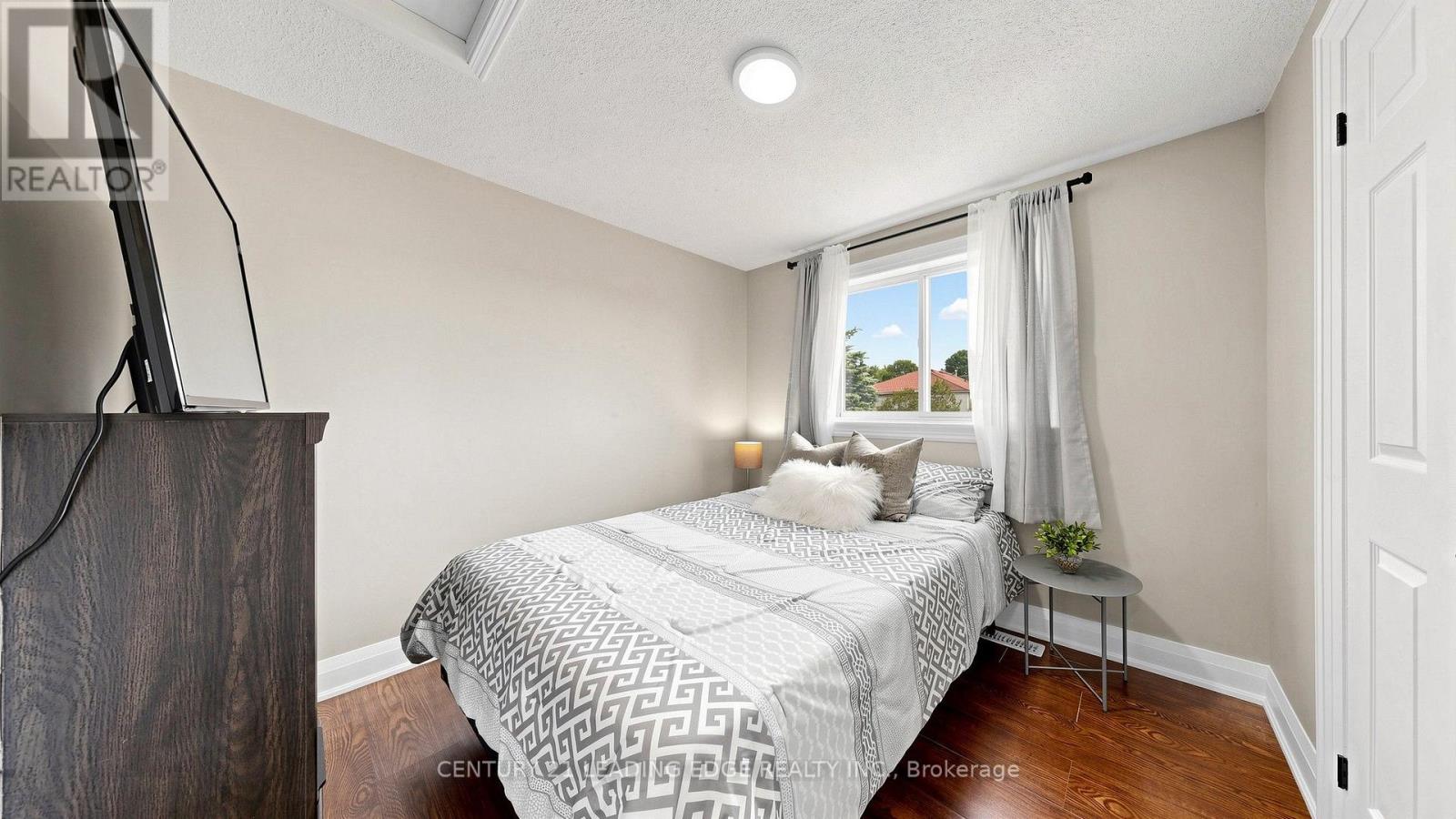 11 LOUGHEED ROAD - Image 32