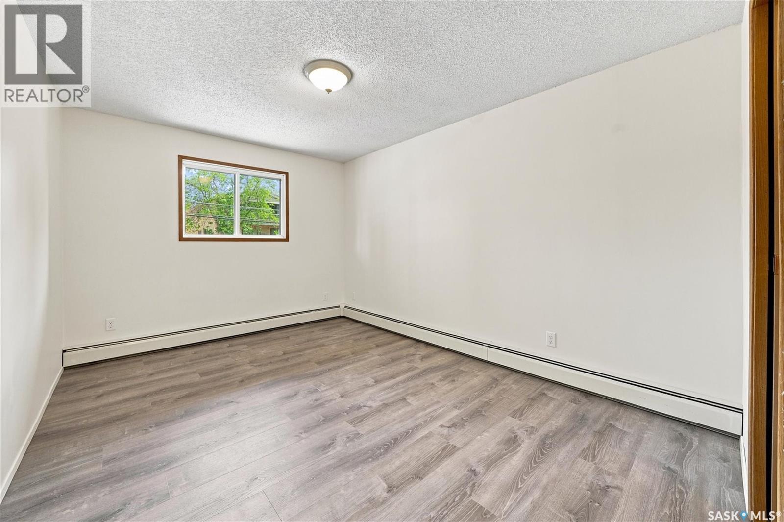 #206 536 4th AVENUE N - 11