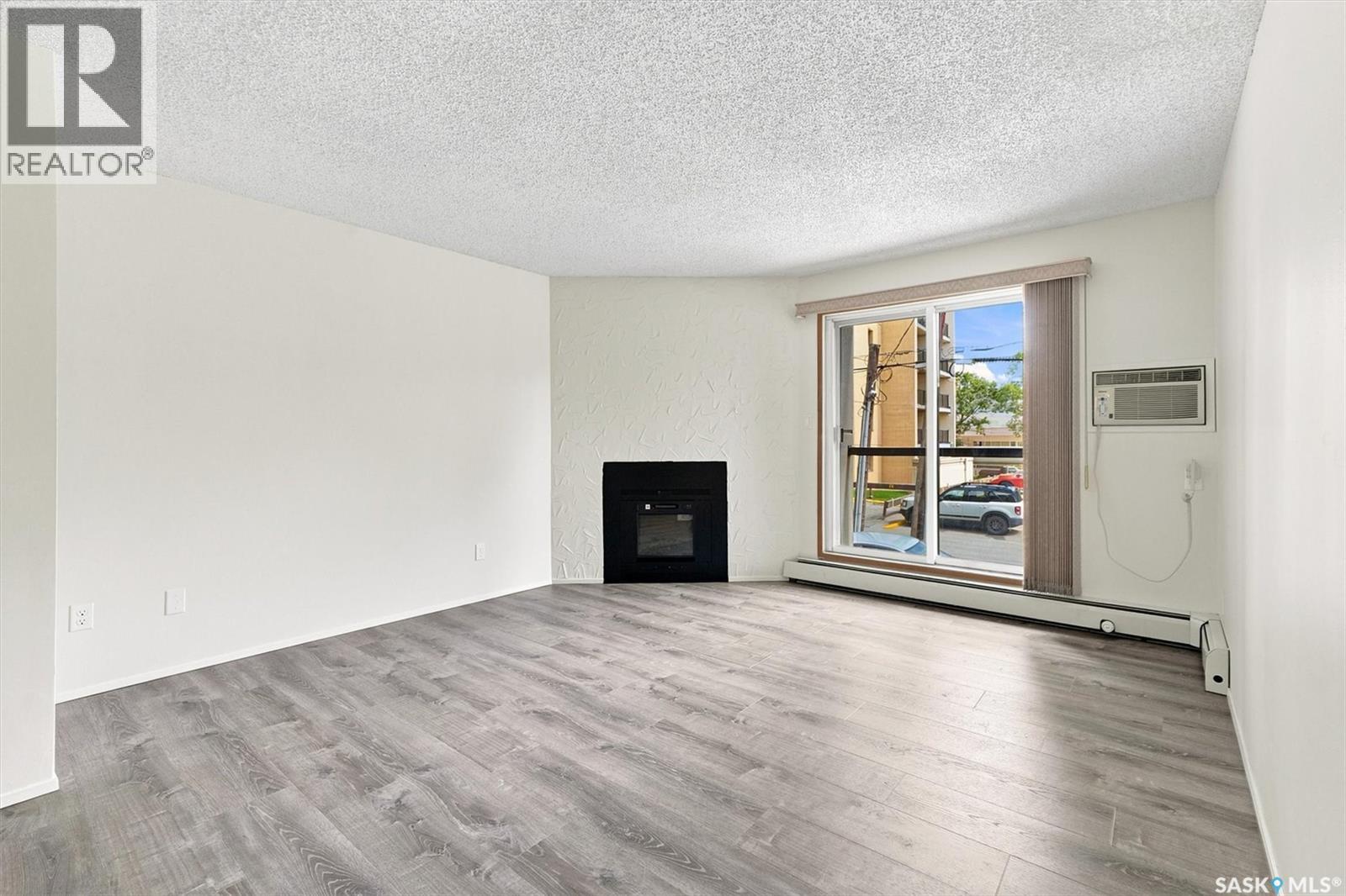 #206 536 4th AVENUE N - 2