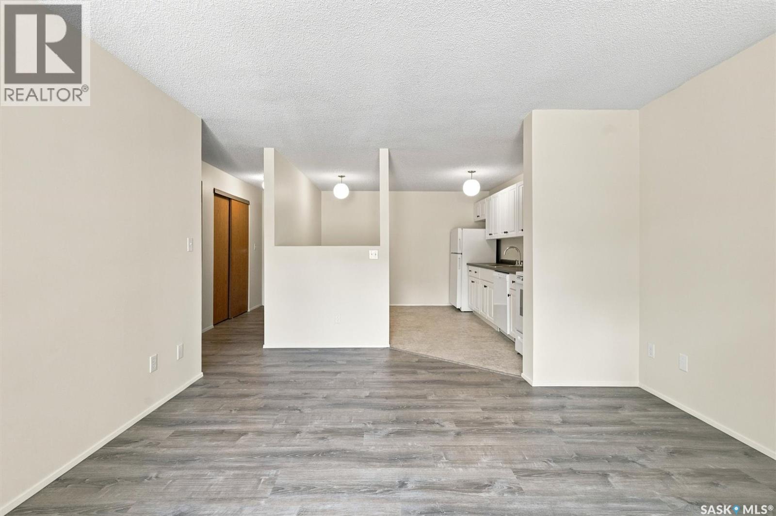 #206 536 4th AVENUE N - 6