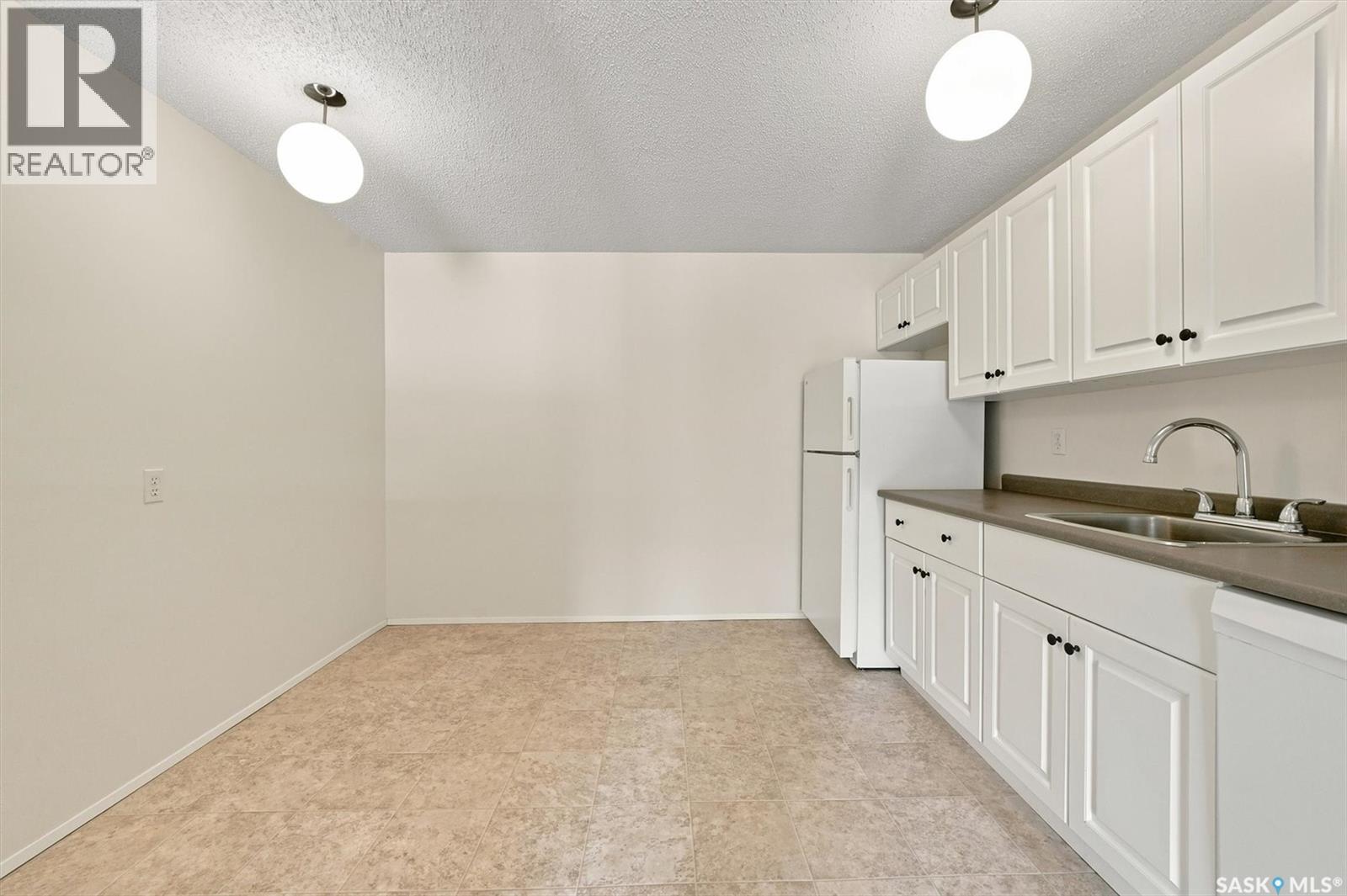 #206 536 4th AVENUE N - 8