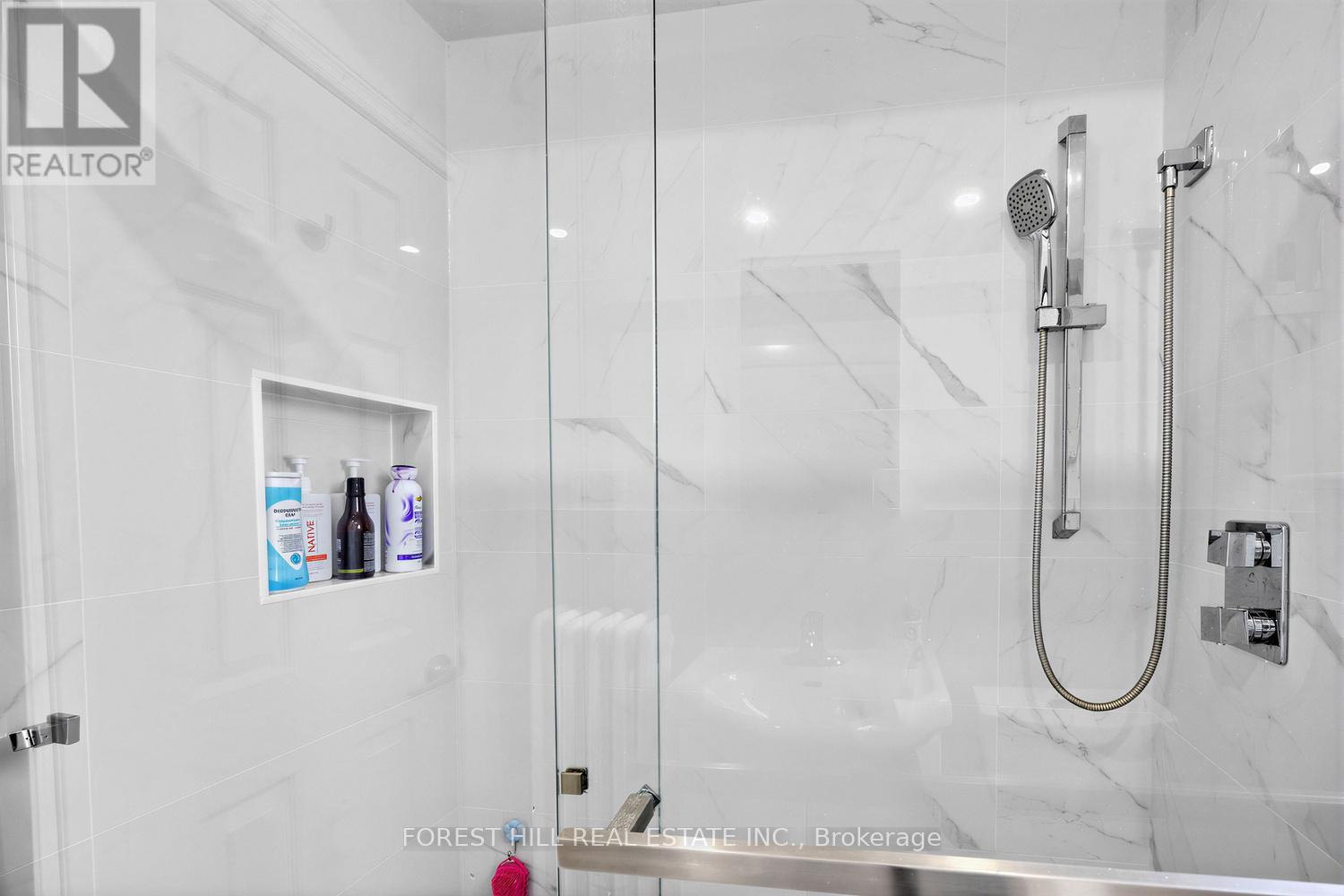 101 HOLWOOD AVENUE - 11