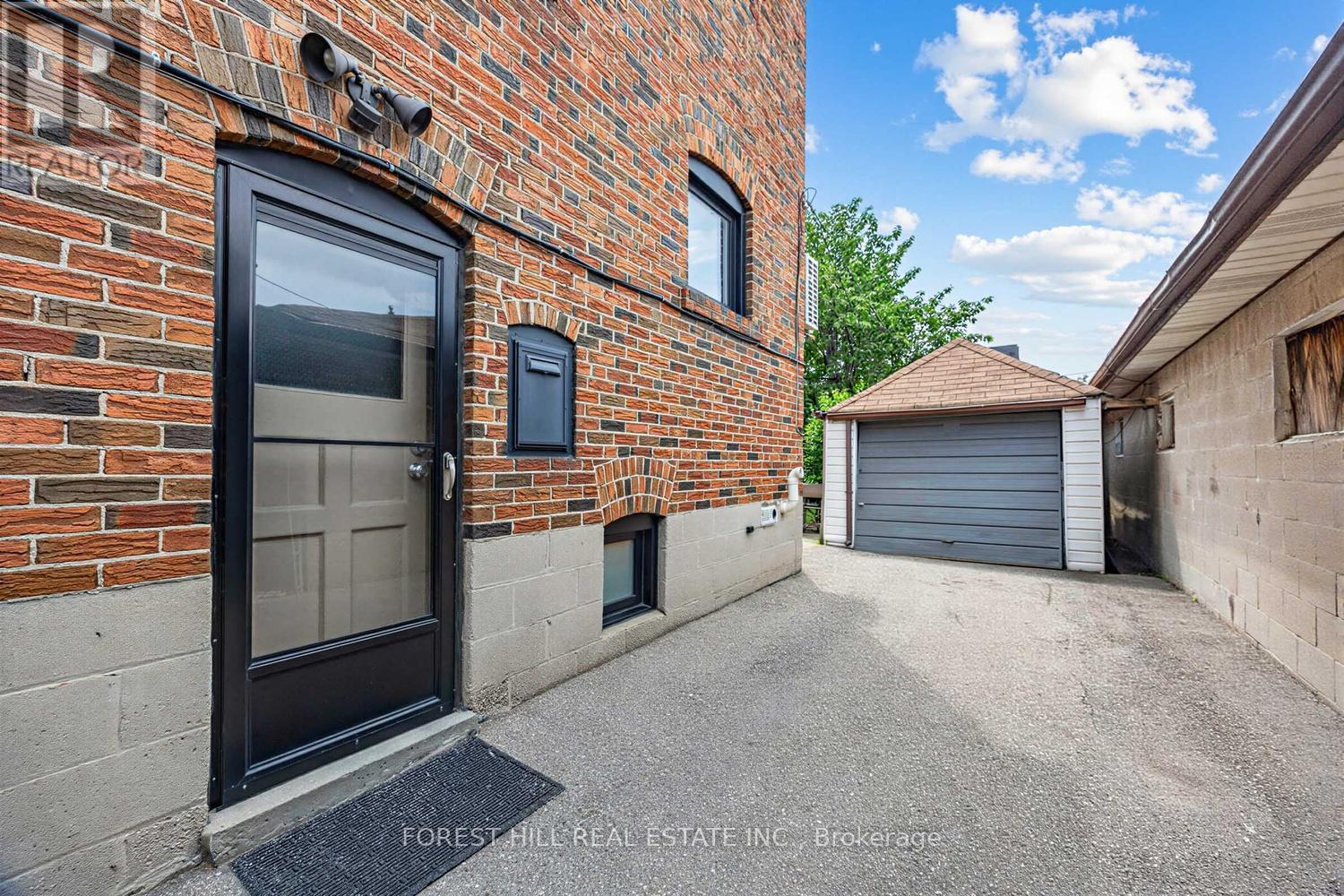 101 HOLWOOD AVENUE - 16