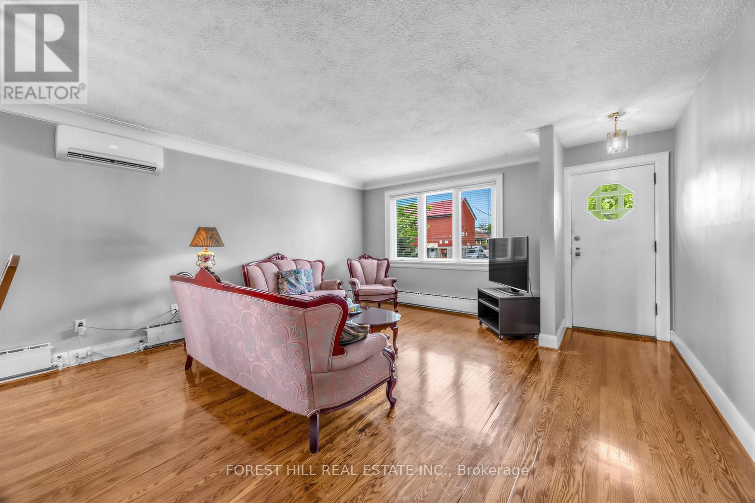 101 HOLWOOD AVENUE - 2