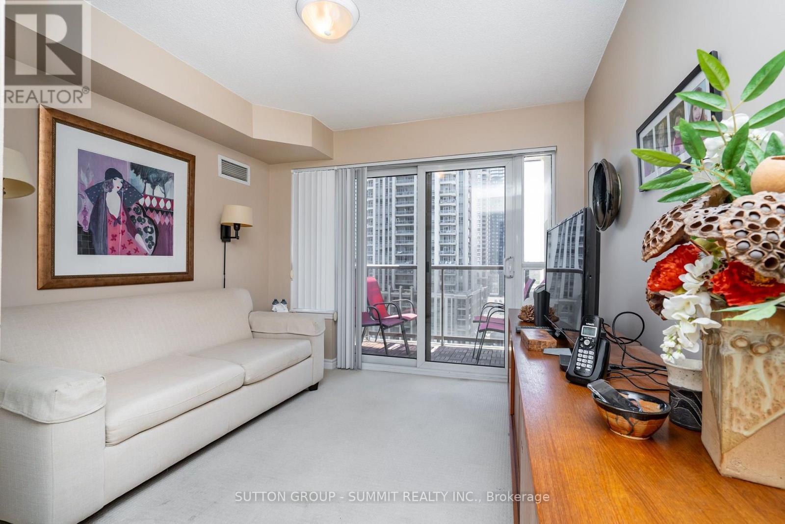 #1205 350 PRINCESS ROYAL DRIVE - 11