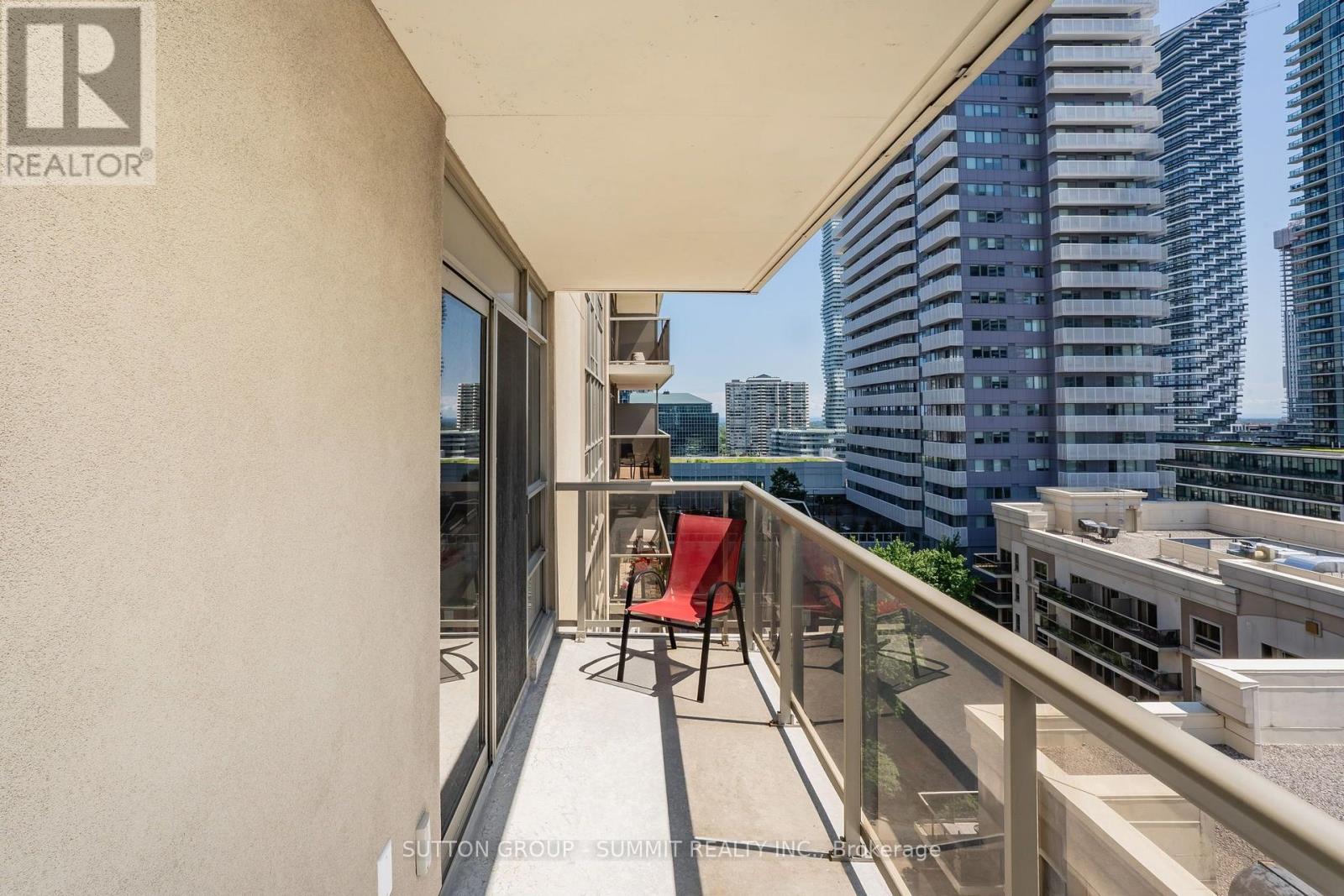 #1205 350 PRINCESS ROYAL DRIVE - 32