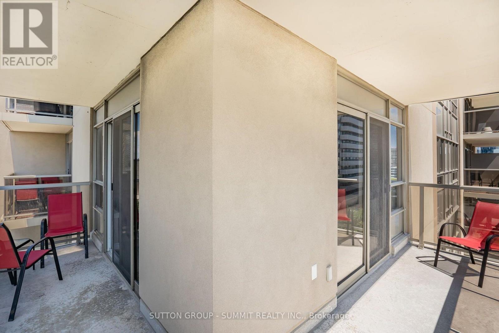 #1205 350 PRINCESS ROYAL DRIVE - 34