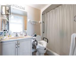 1205 - 350 Princess Royal Drive, Mississauga, ON L5B4N1 Photo 15