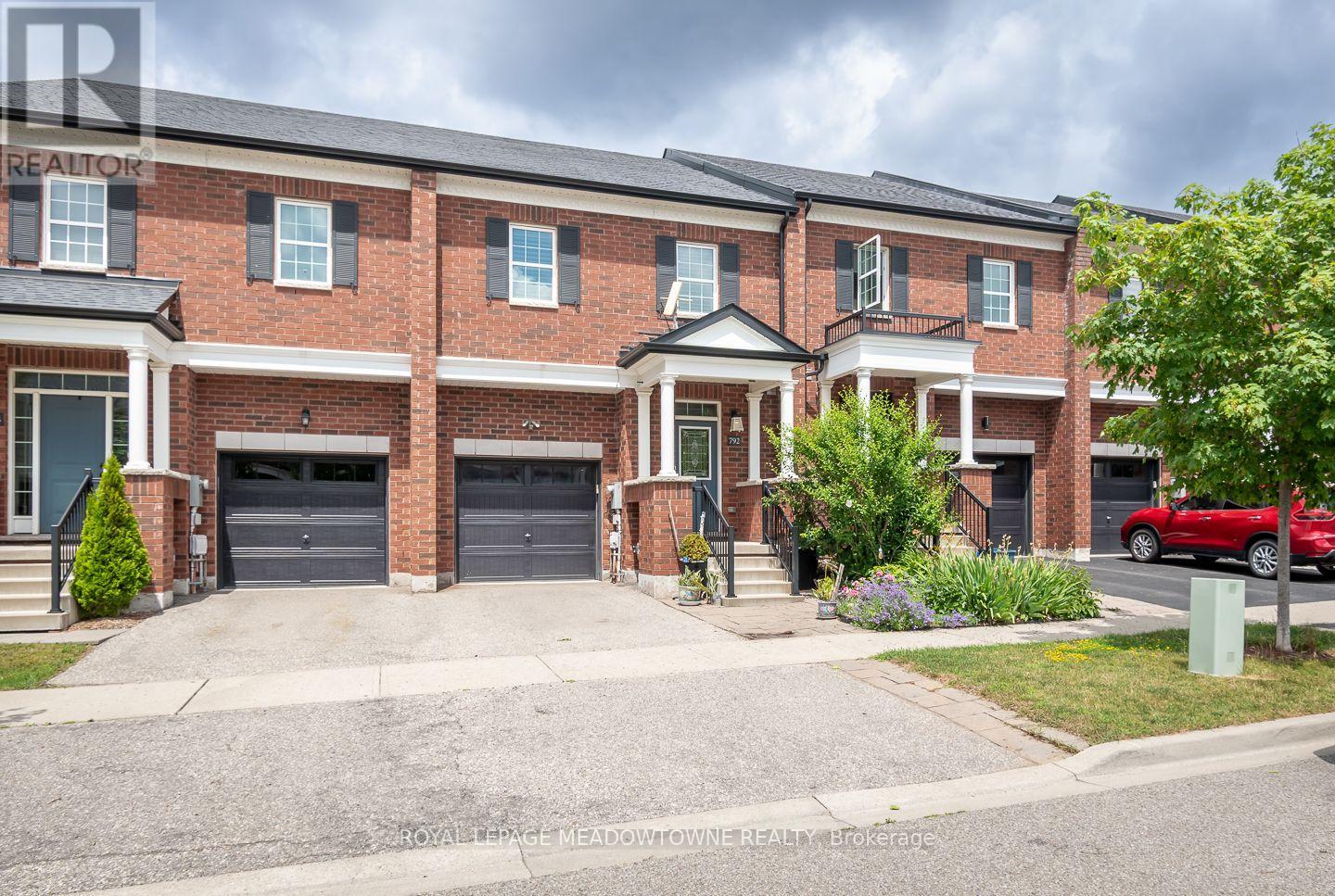792 BANKS CRESCENT - 1