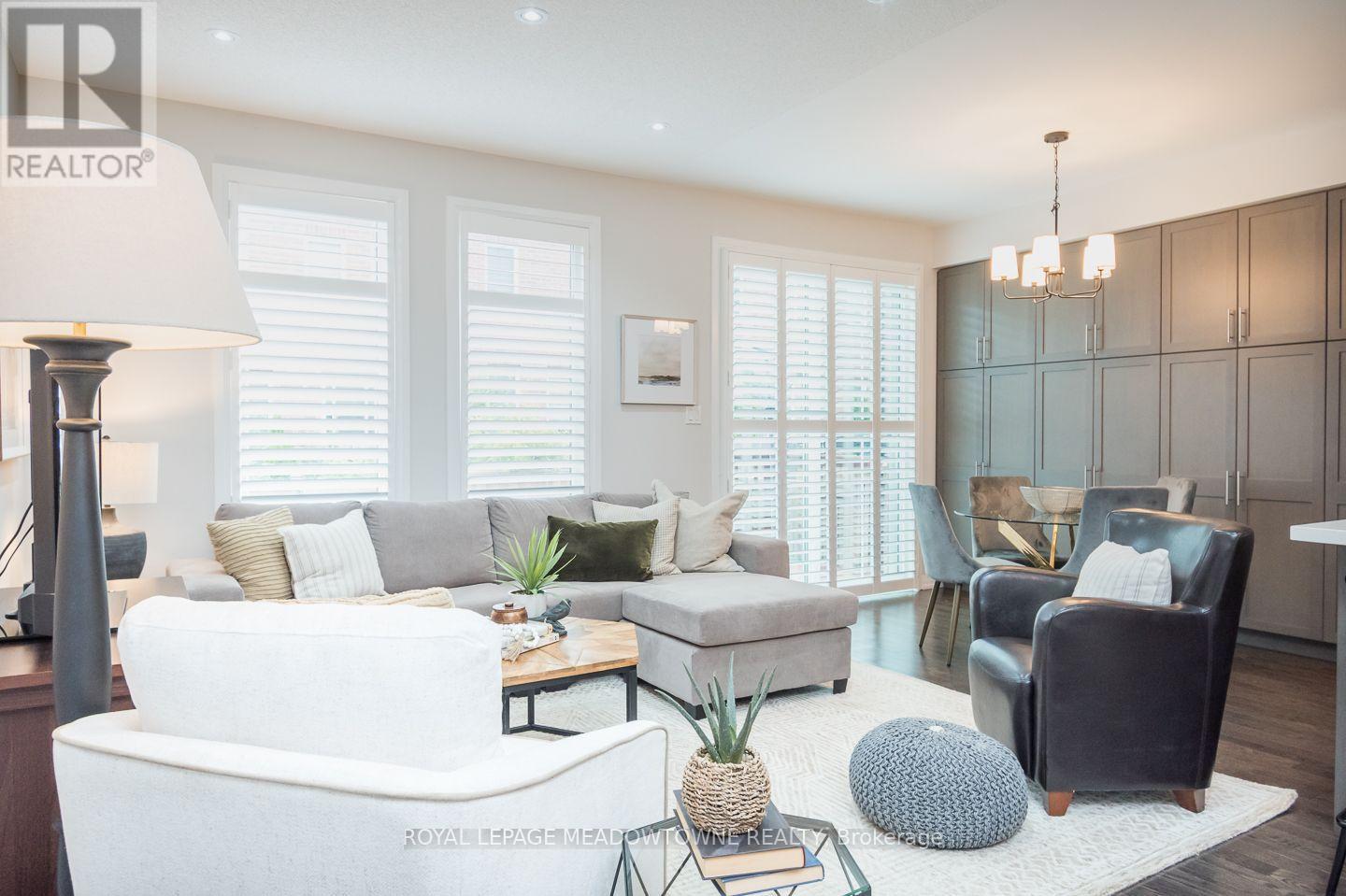 792 BANKS CRESCENT - 11