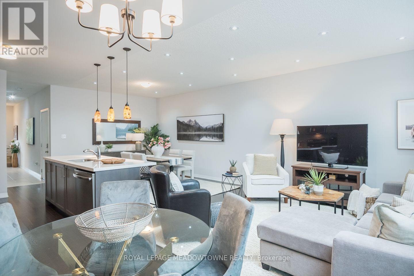 792 BANKS CRESCENT - 13