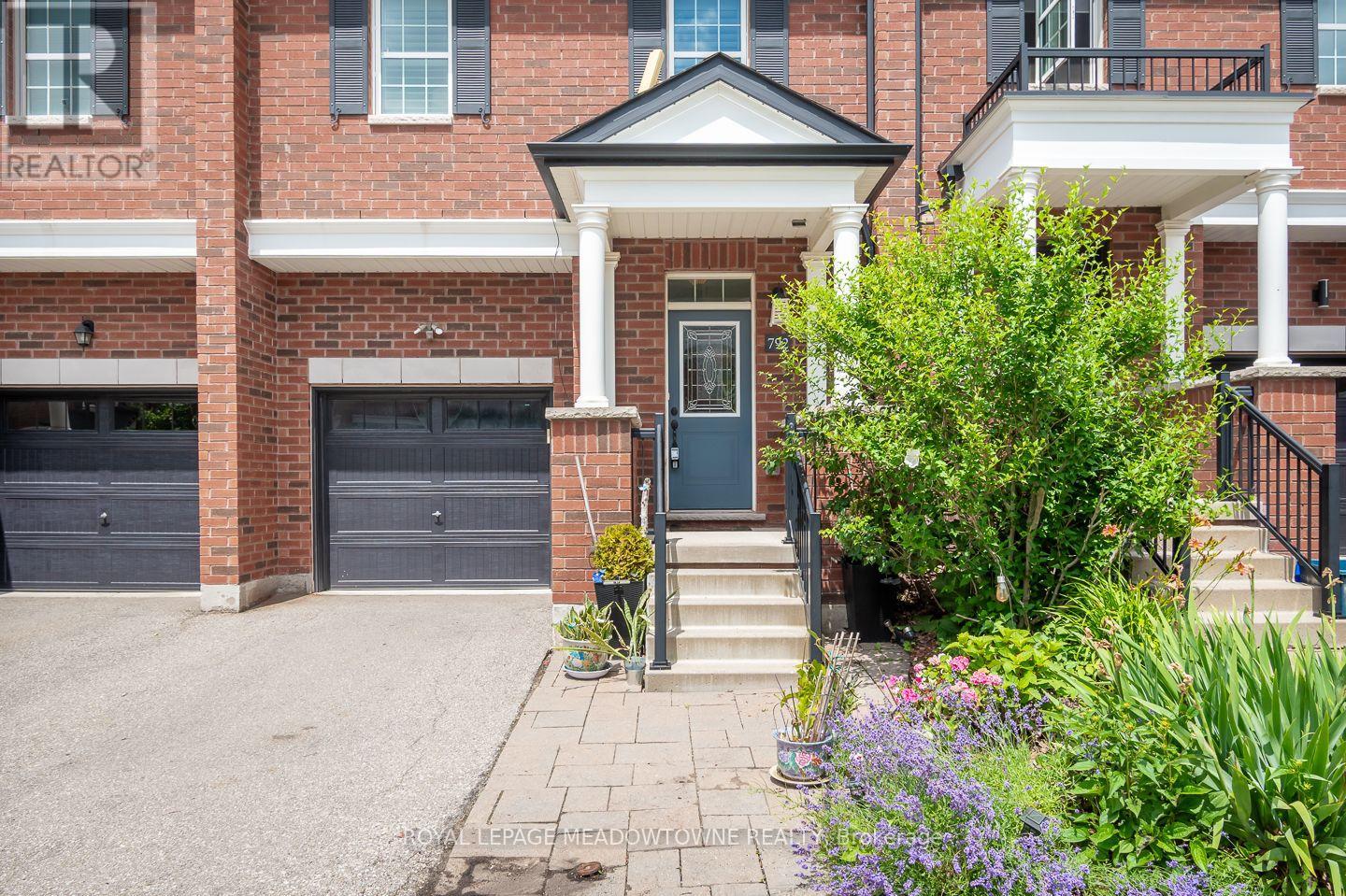 792 BANKS CRESCENT - 2