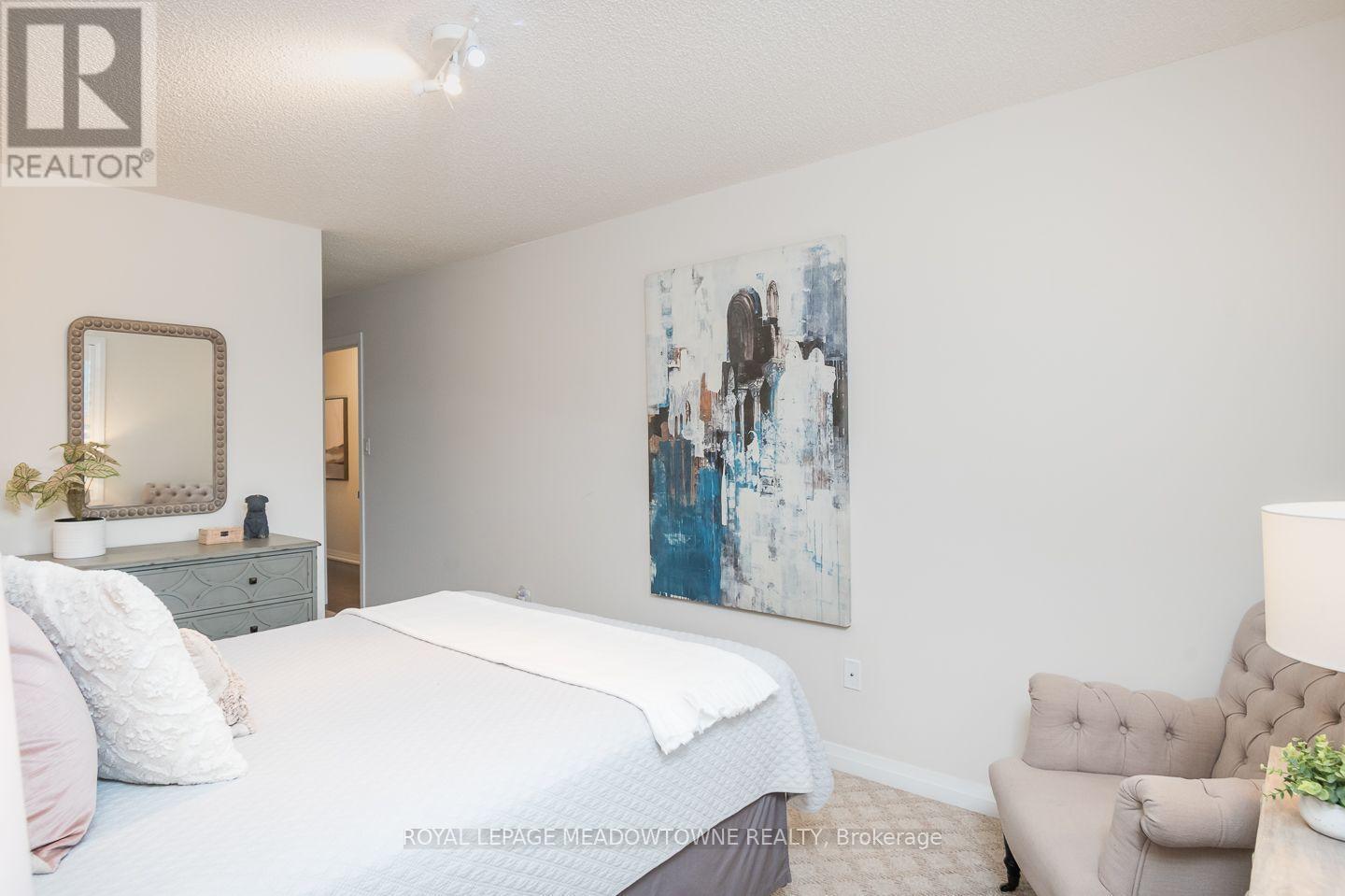 792 BANKS CRESCENT - 27