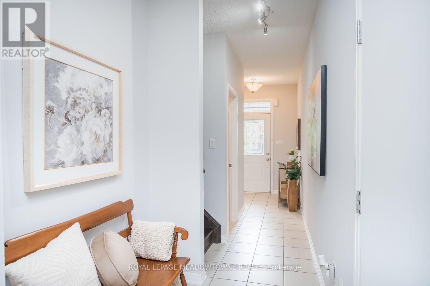 792 BANKS CRESCENT - 3