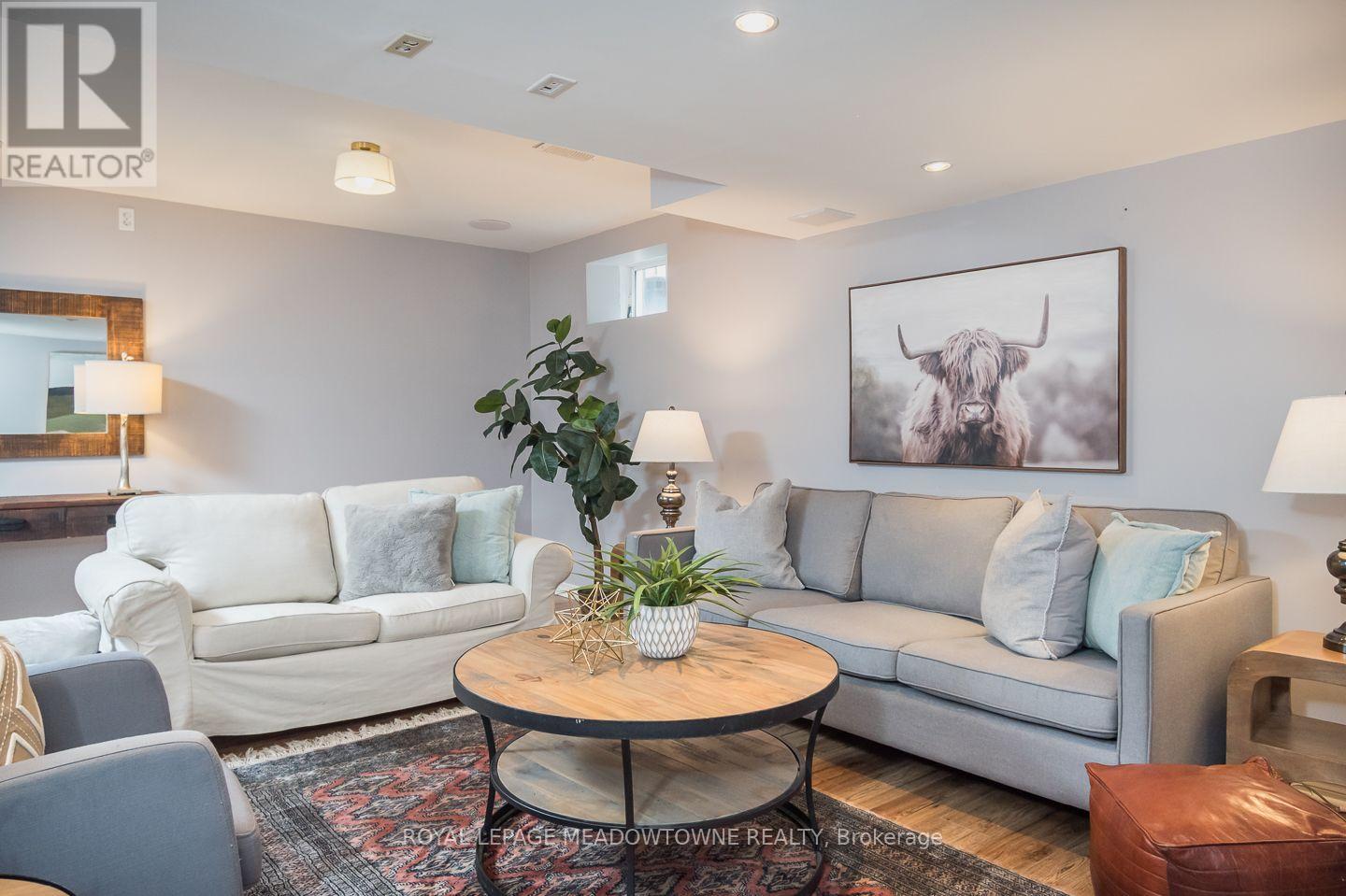 792 BANKS CRESCENT - 31