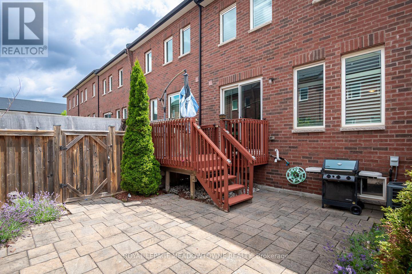 792 BANKS CRESCENT - 34