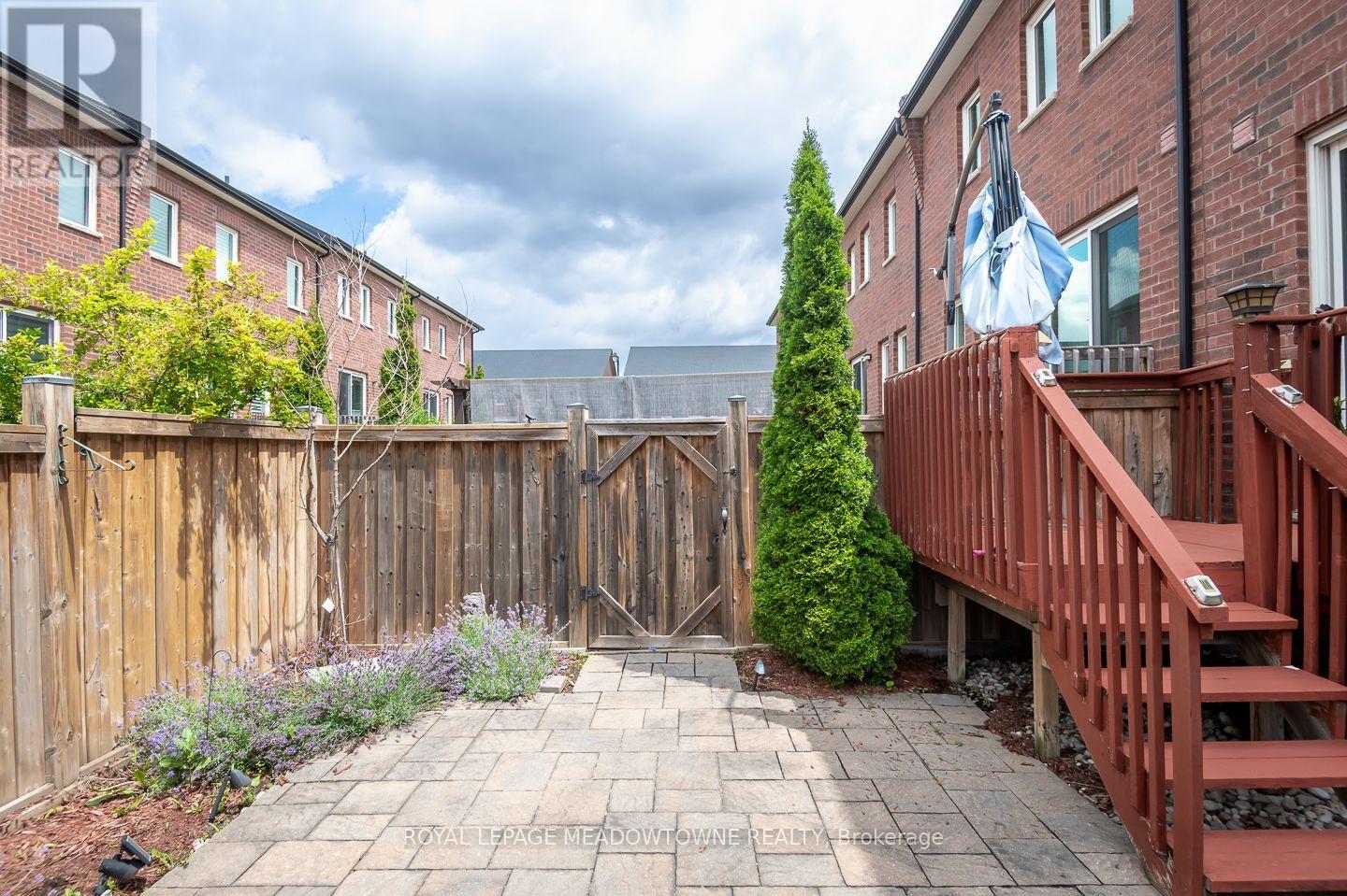 792 BANKS CRESCENT - 35