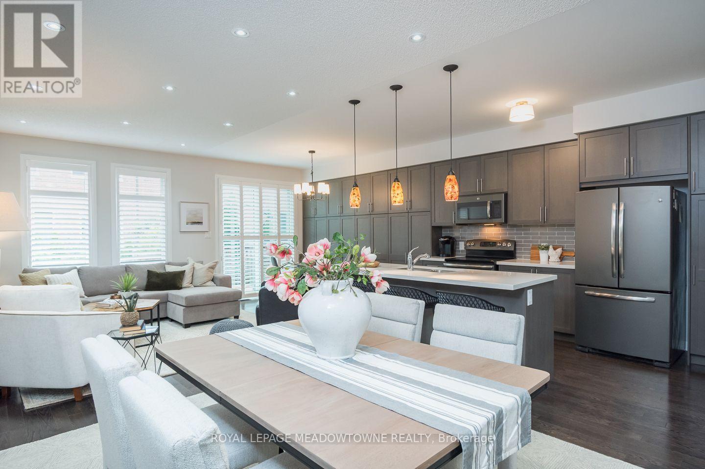792 BANKS CRESCENT - 8