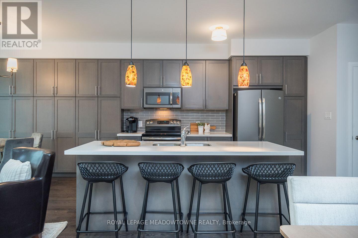 792 BANKS CRESCENT - 9