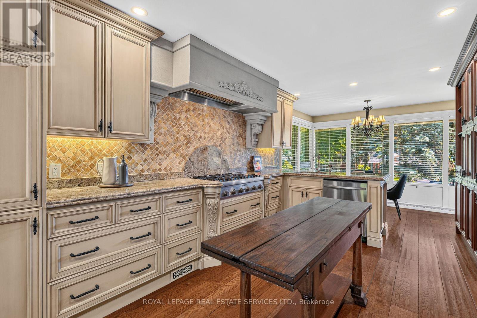 4 PRINCE GEORGE DRIVE - 11