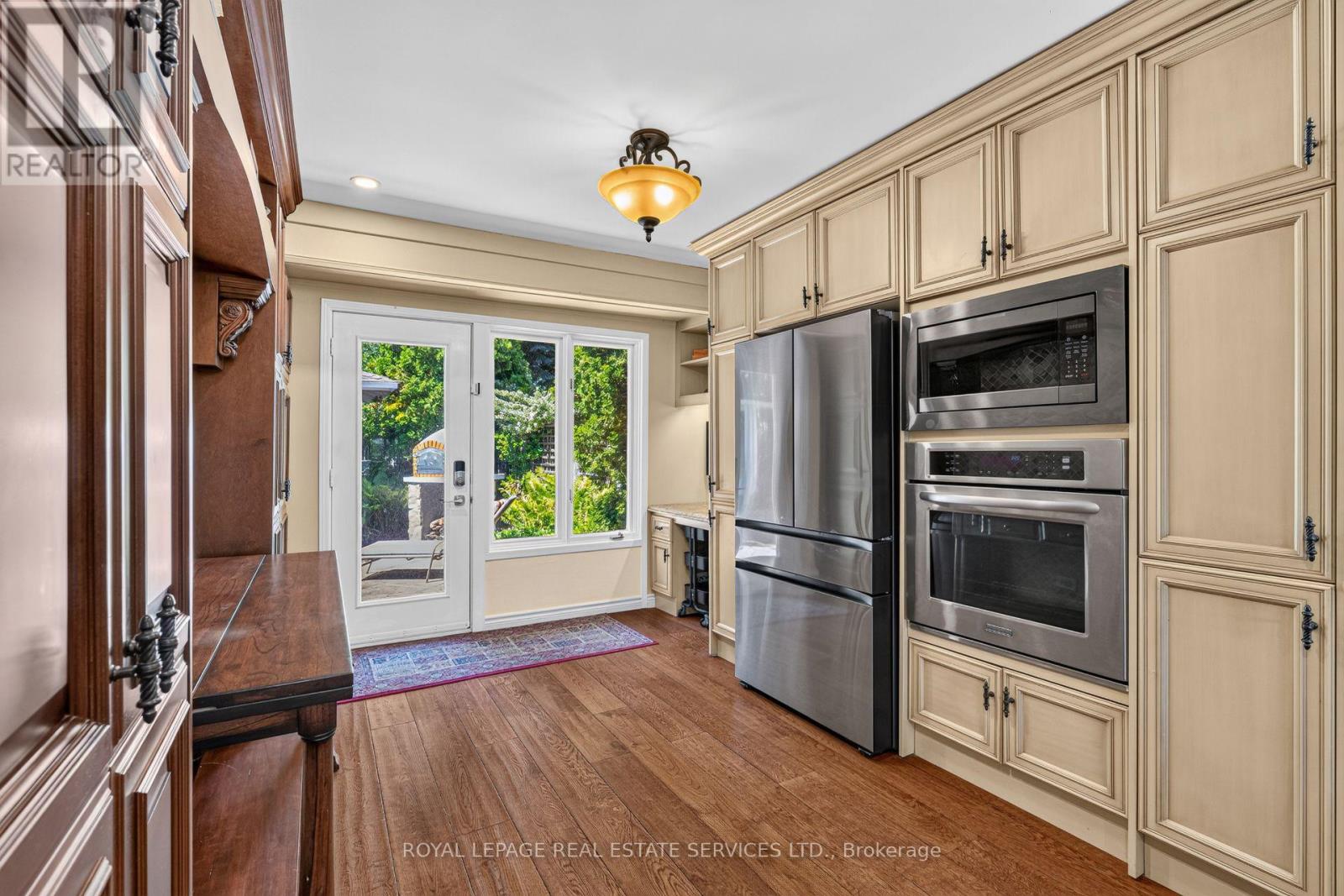 4 PRINCE GEORGE DRIVE - 12
