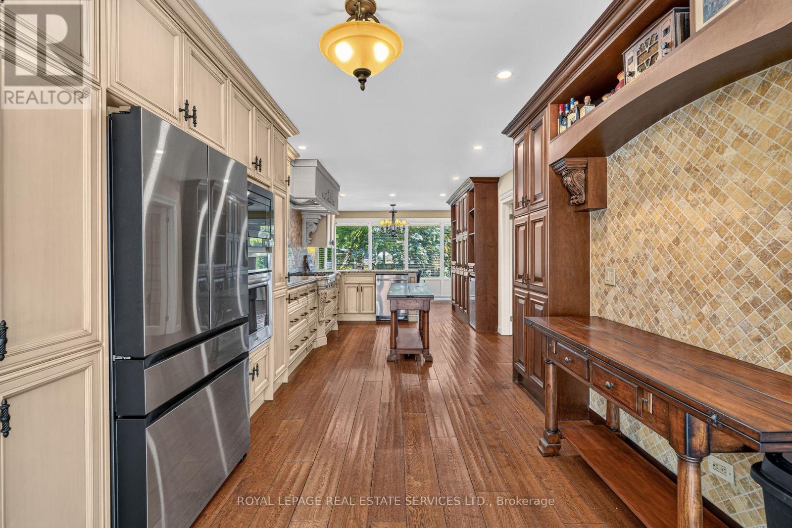 4 PRINCE GEORGE DRIVE - 13