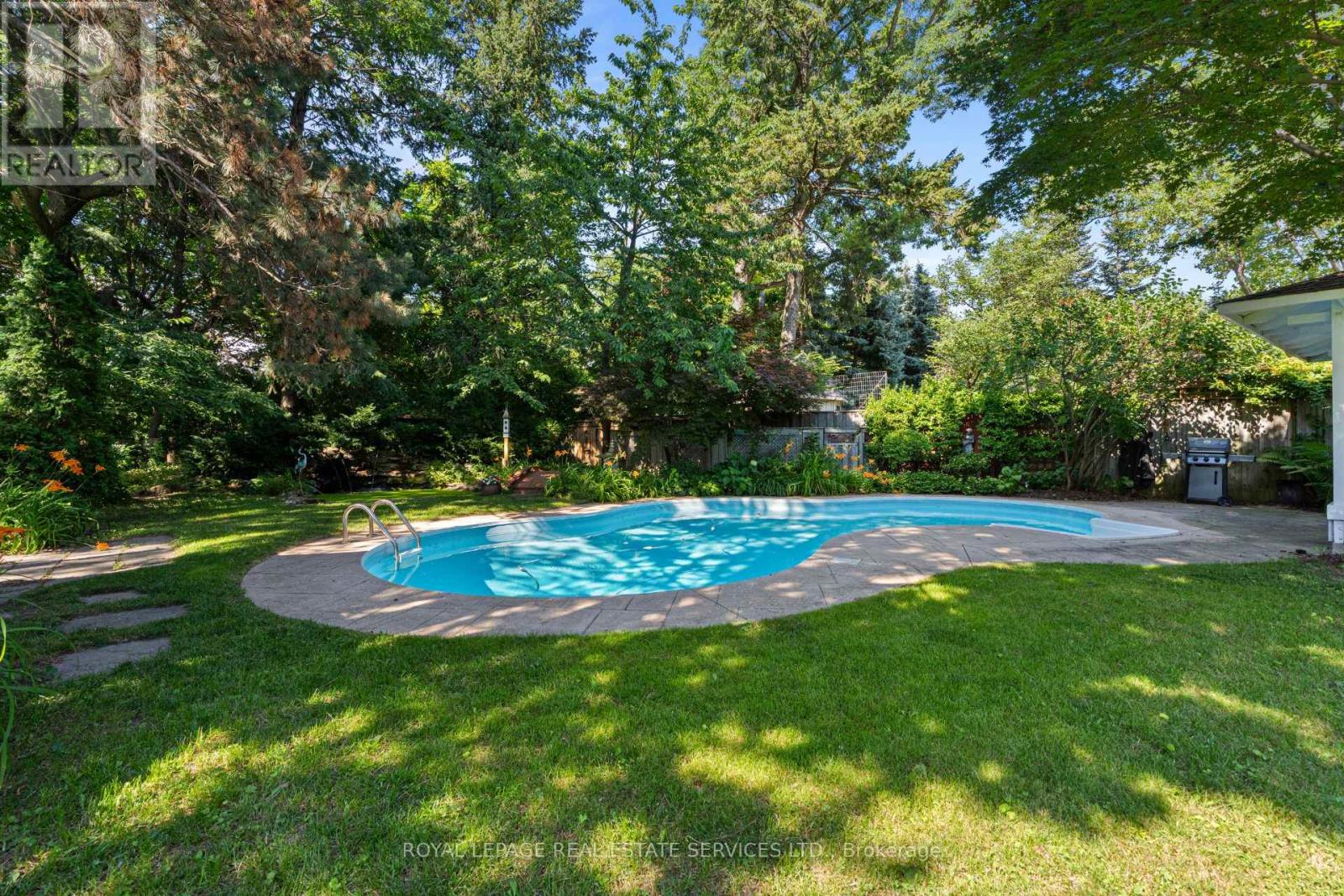 4 PRINCE GEORGE DRIVE - 36