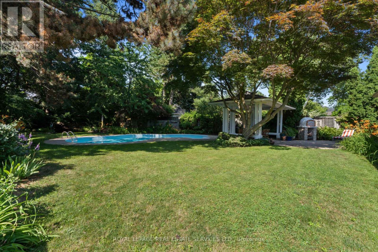 4 PRINCE GEORGE DRIVE - 39