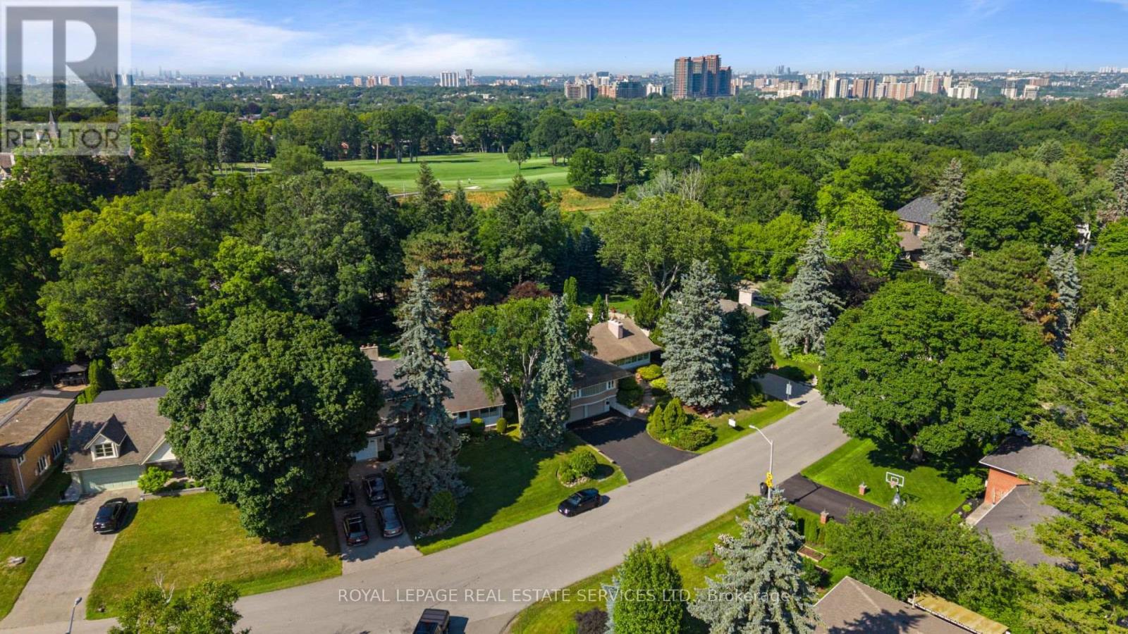4 PRINCE GEORGE DRIVE - 42