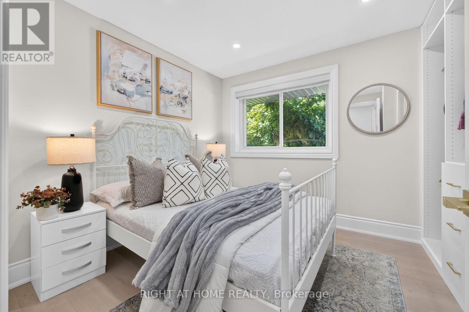 534 ROSEDALE CRESCENT - 21