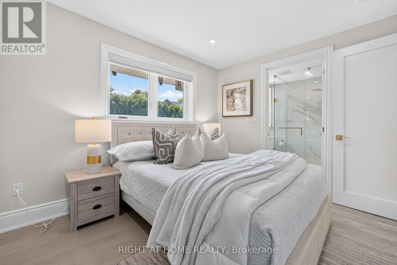 534 ROSEDALE CRESCENT - 24
