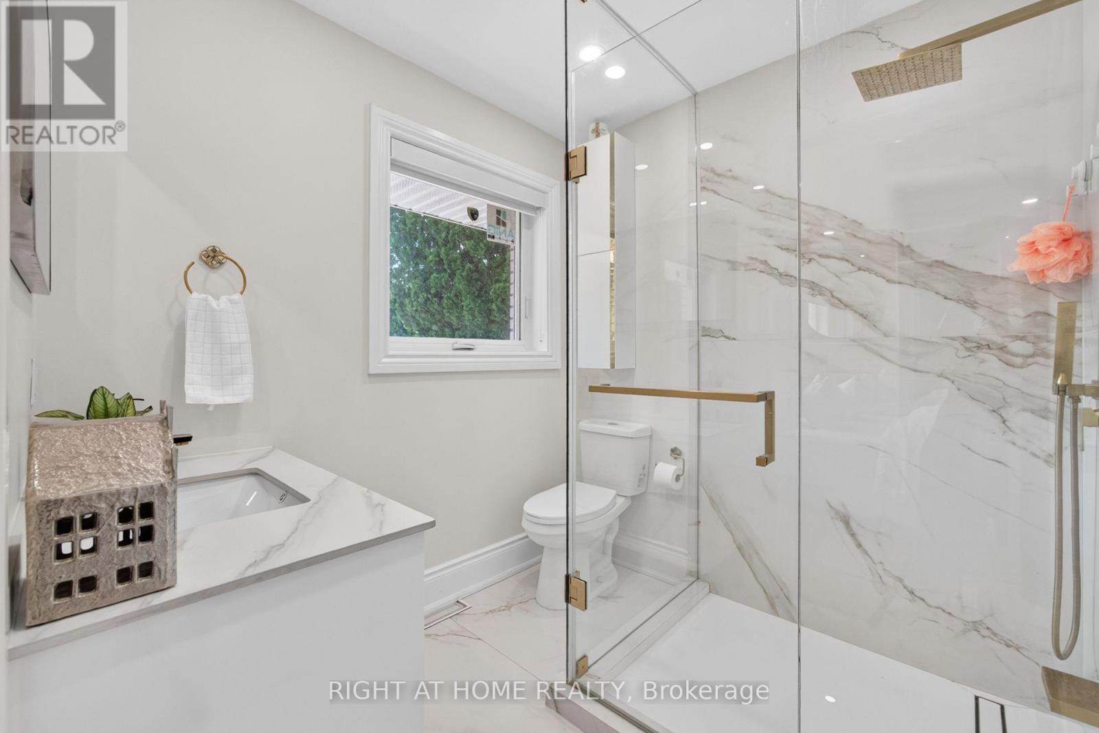 534 ROSEDALE CRESCENT - 26