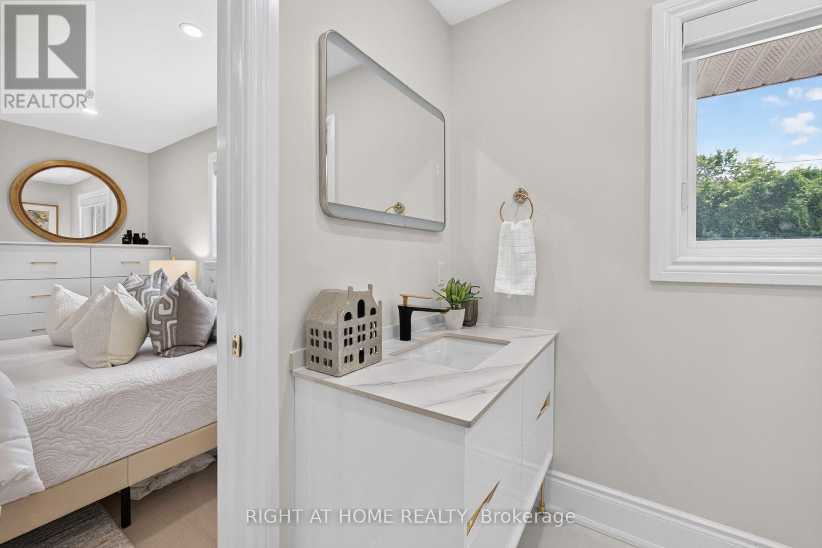 534 ROSEDALE CRESCENT - 27