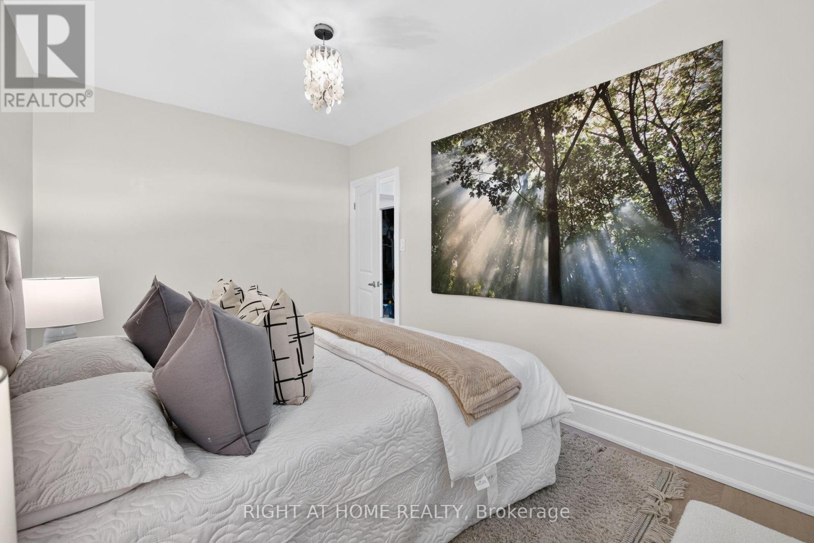 534 ROSEDALE CRESCENT - 29