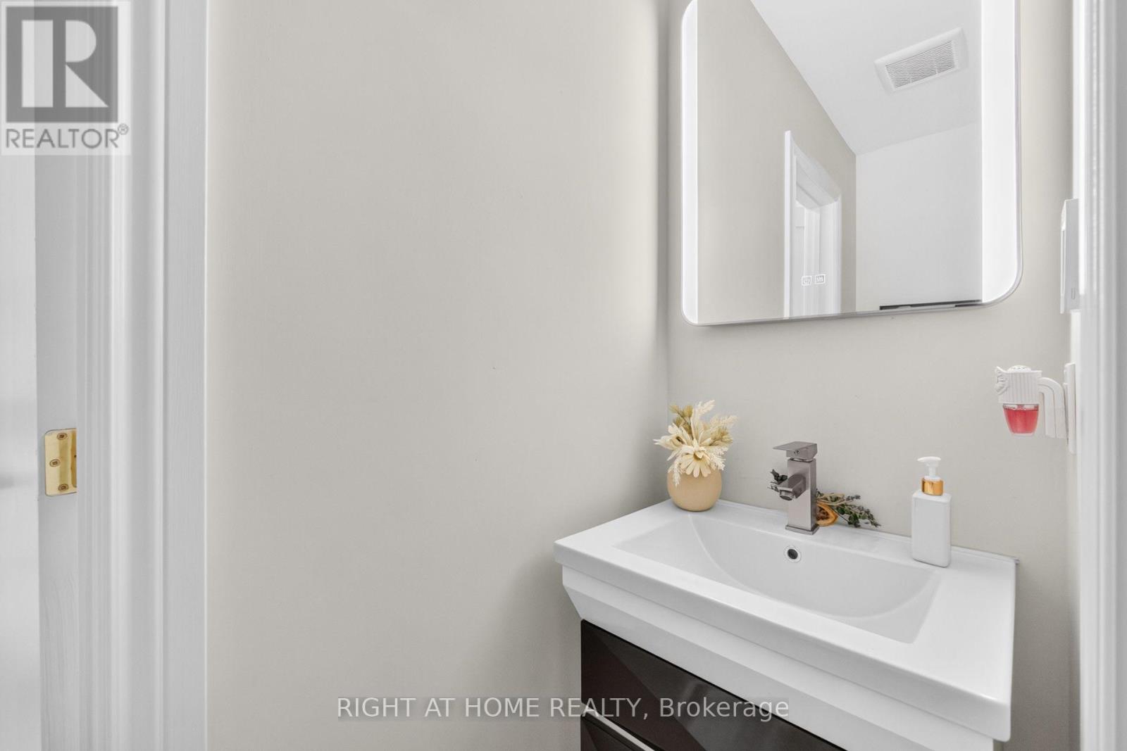 534 ROSEDALE CRESCENT - 30