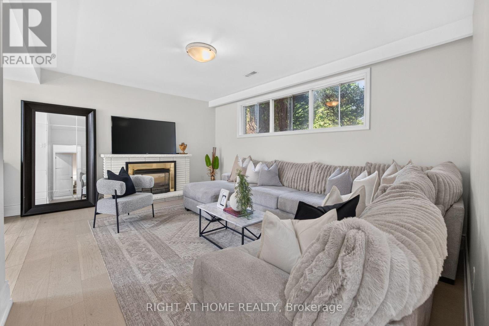 534 ROSEDALE CRESCENT - 32