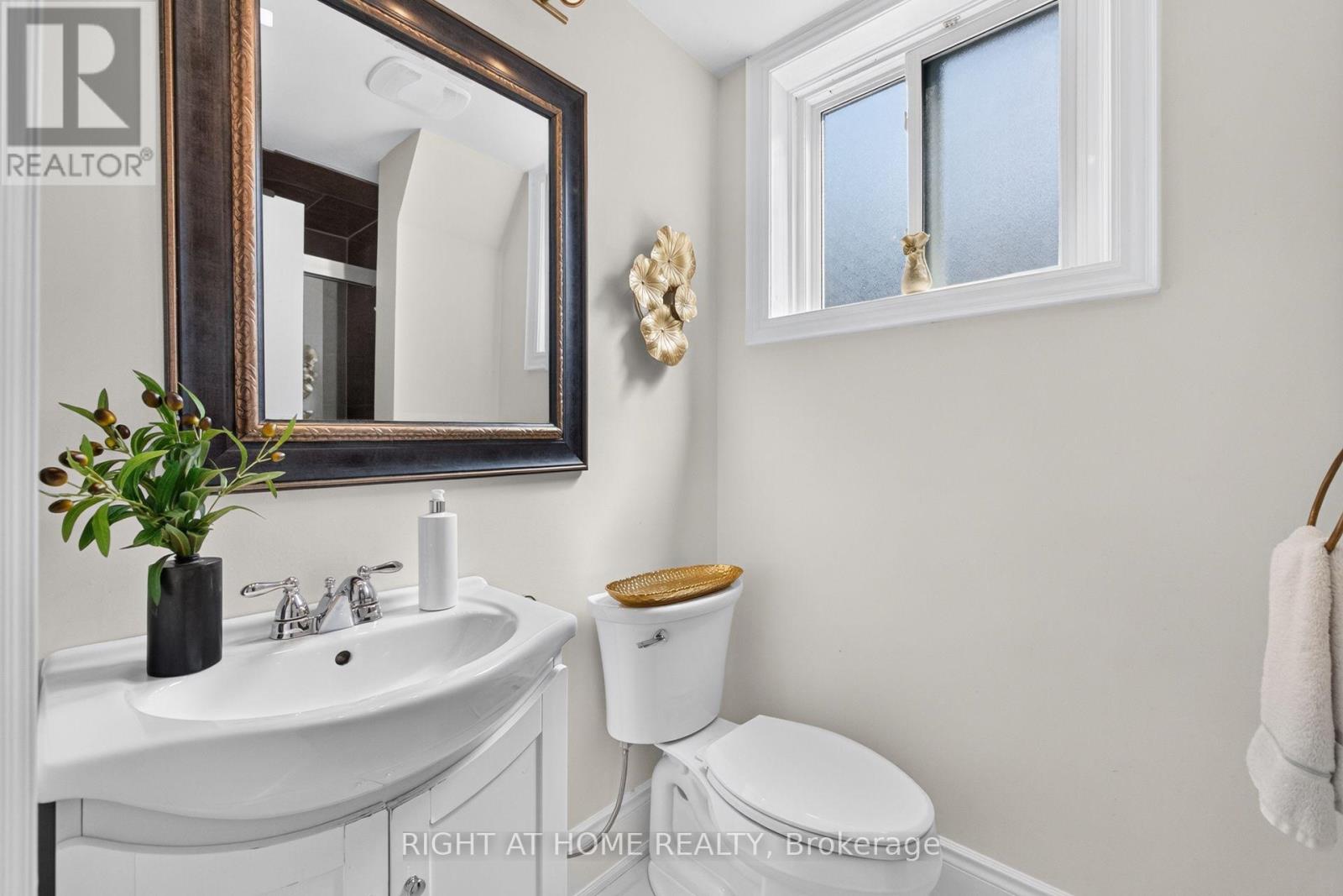 534 ROSEDALE CRESCENT - 37