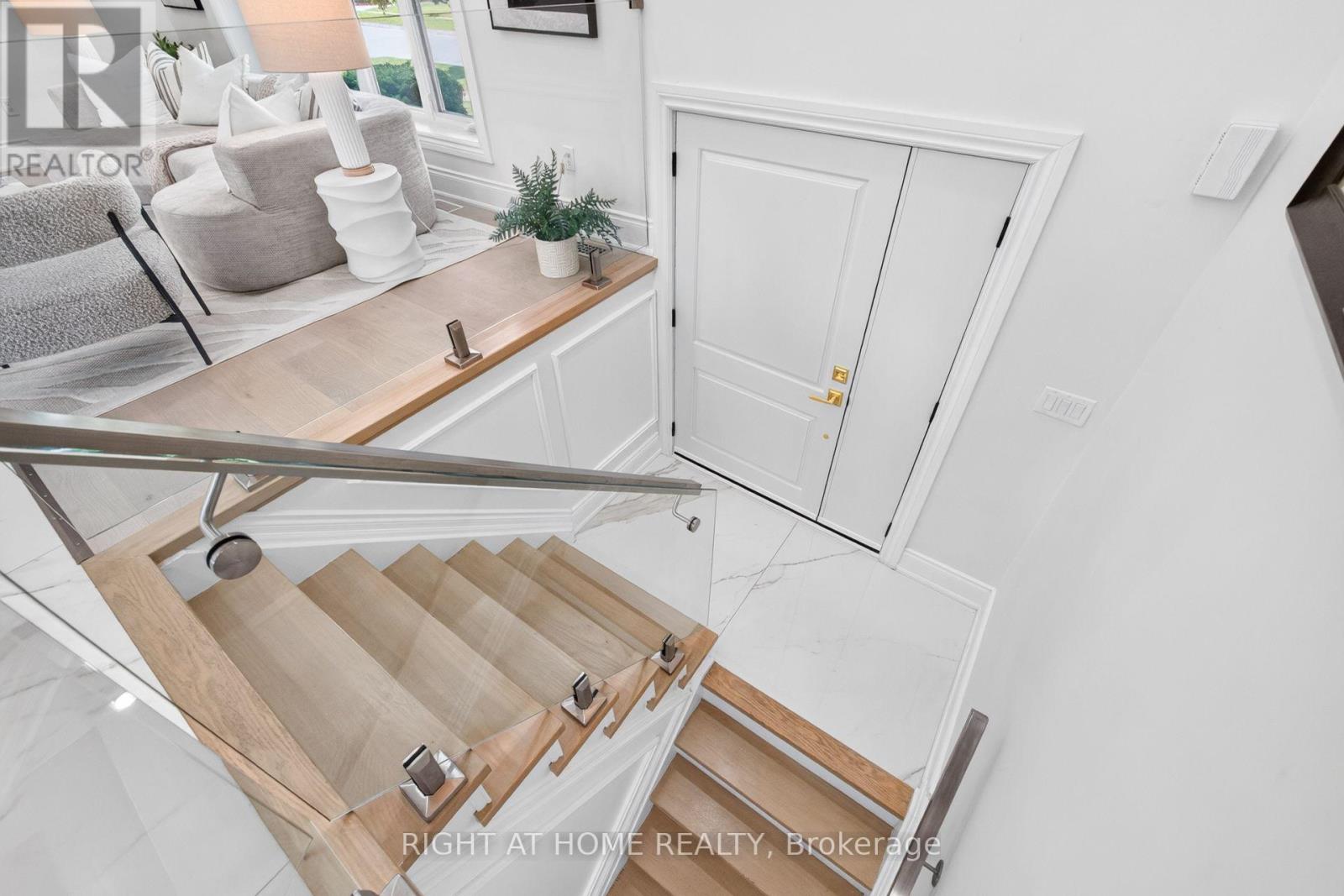 534 ROSEDALE CRESCENT - 4