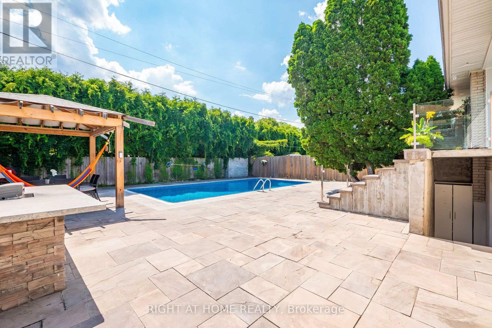 534 ROSEDALE CRESCENT - 41