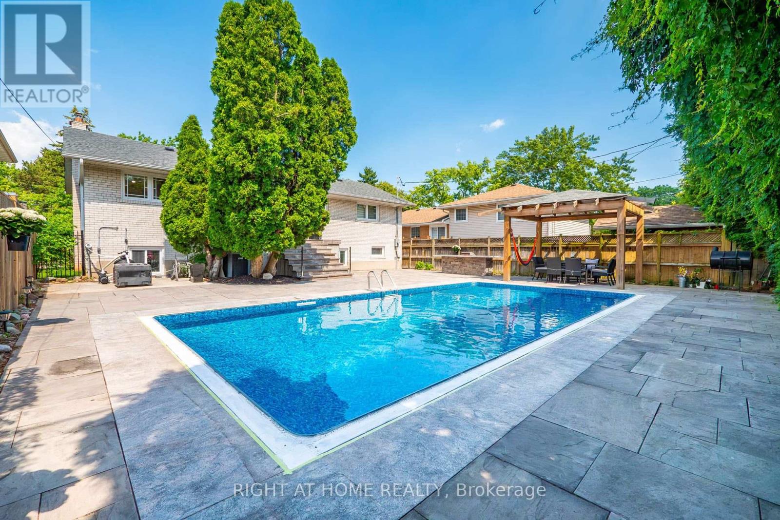 534 ROSEDALE CRESCENT - 45