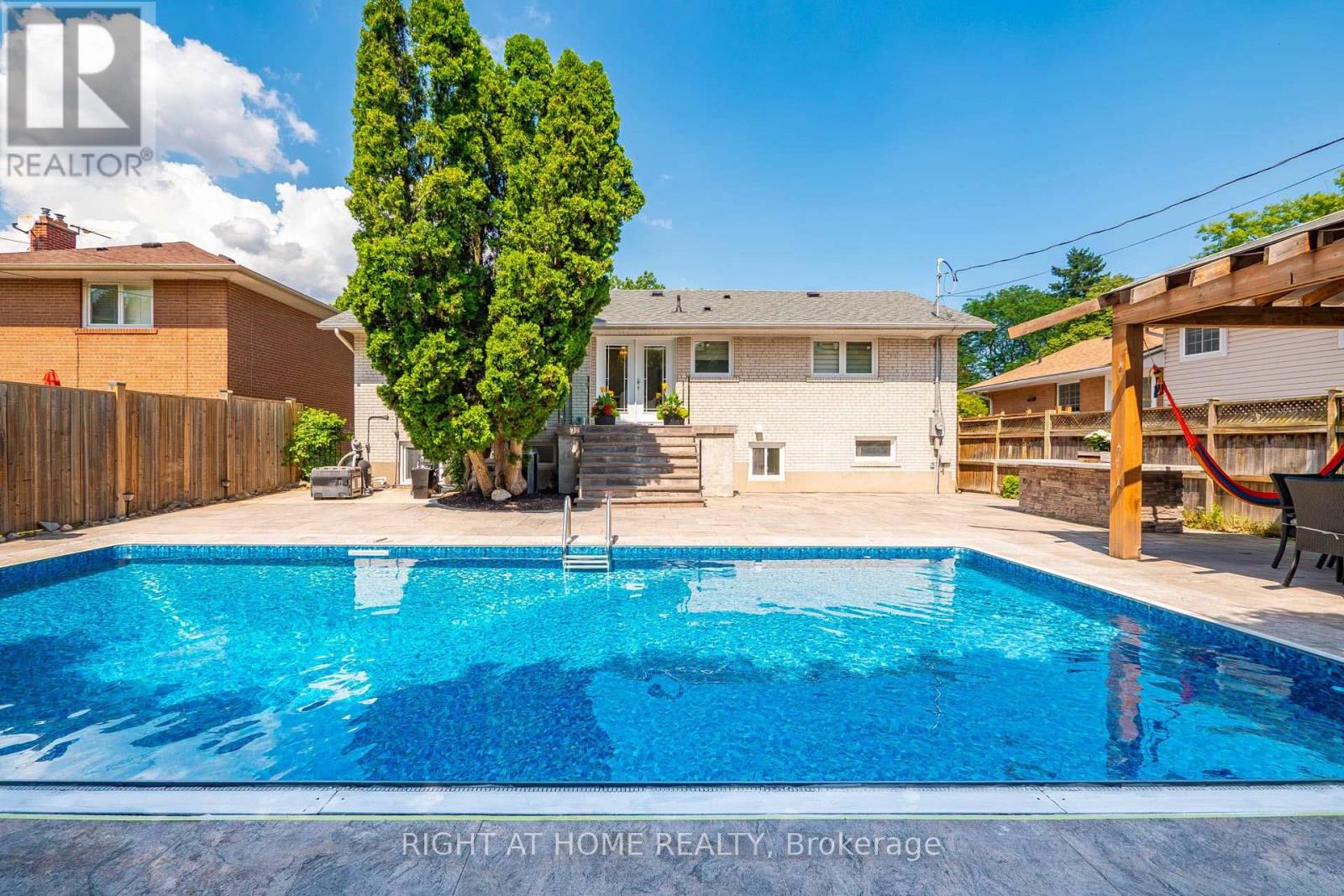 534 ROSEDALE CRESCENT - 46